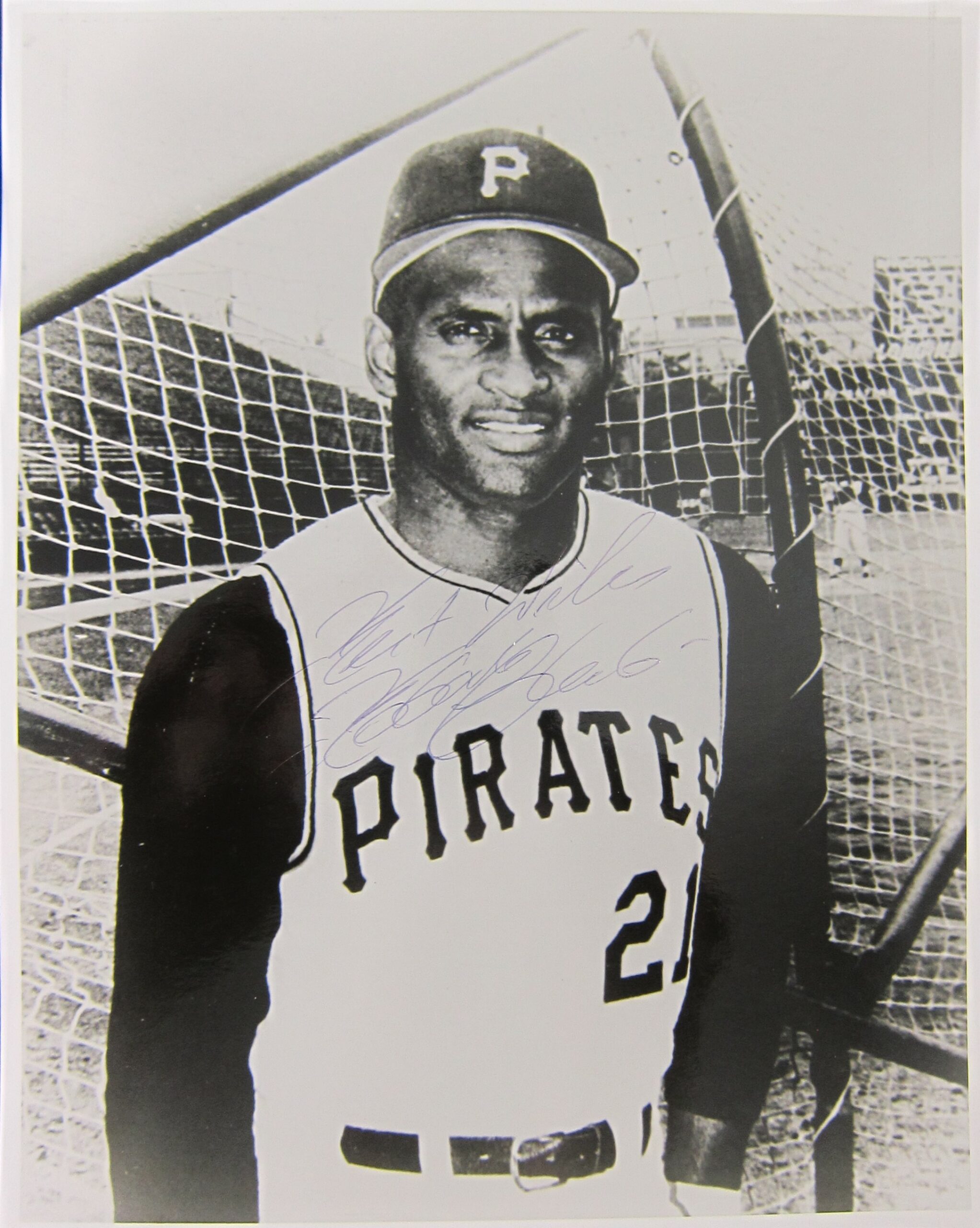 Autographed photo of Roberto Clemente who was a Hall of Fame