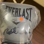 Roberto Duran Signed Boxing Glove